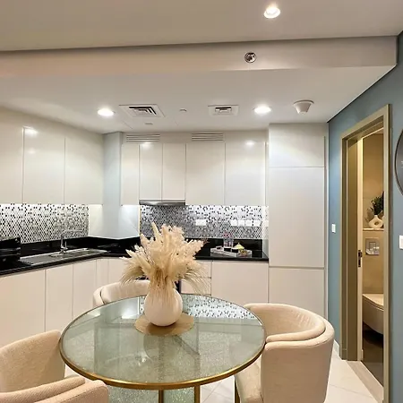 Keyrock Living - Burj Khalifa View Retreat With Pool Apartment Dubai Exterior photo
