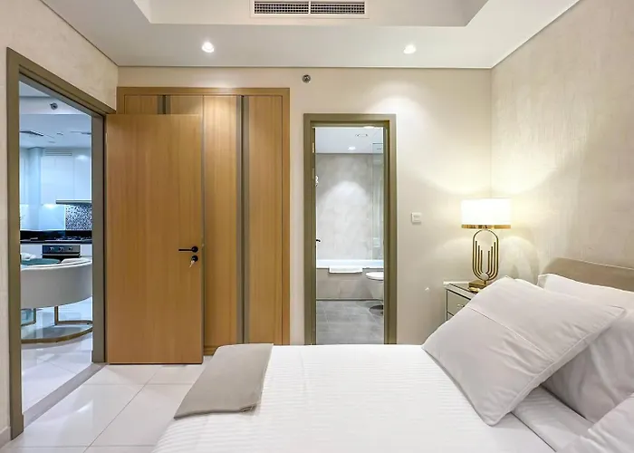 Keyrock Living - Burj Khalifa View Retreat With Pool