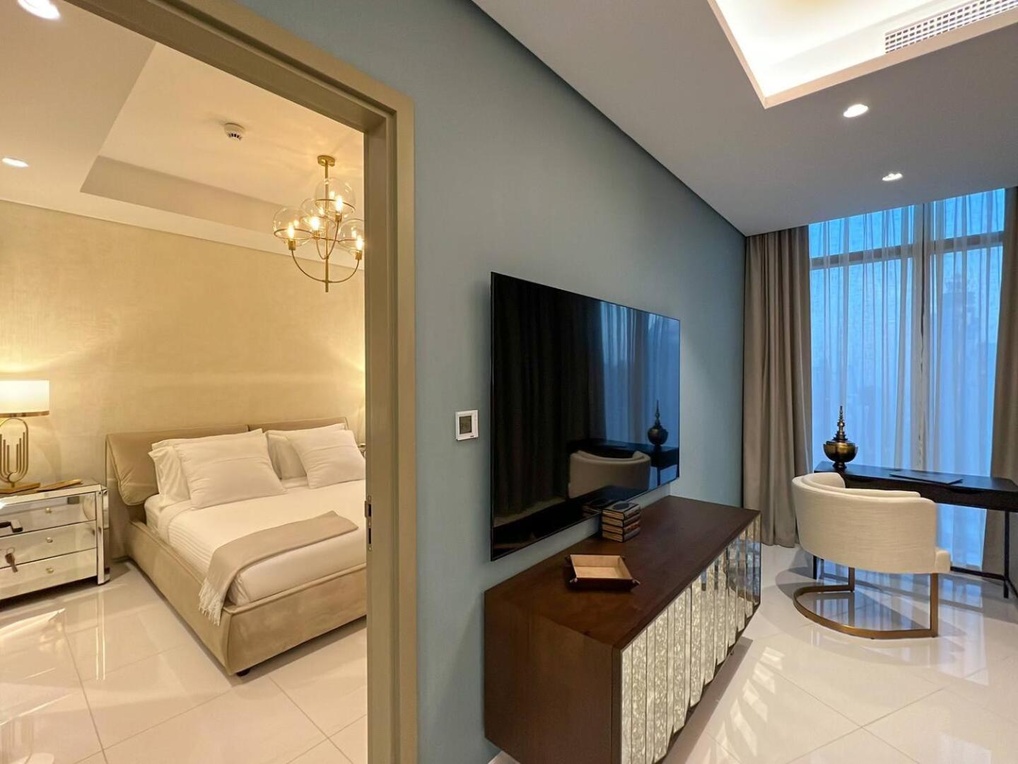 Keyrock Living - Burj Khalifa View Retreat With Pool Apartment *